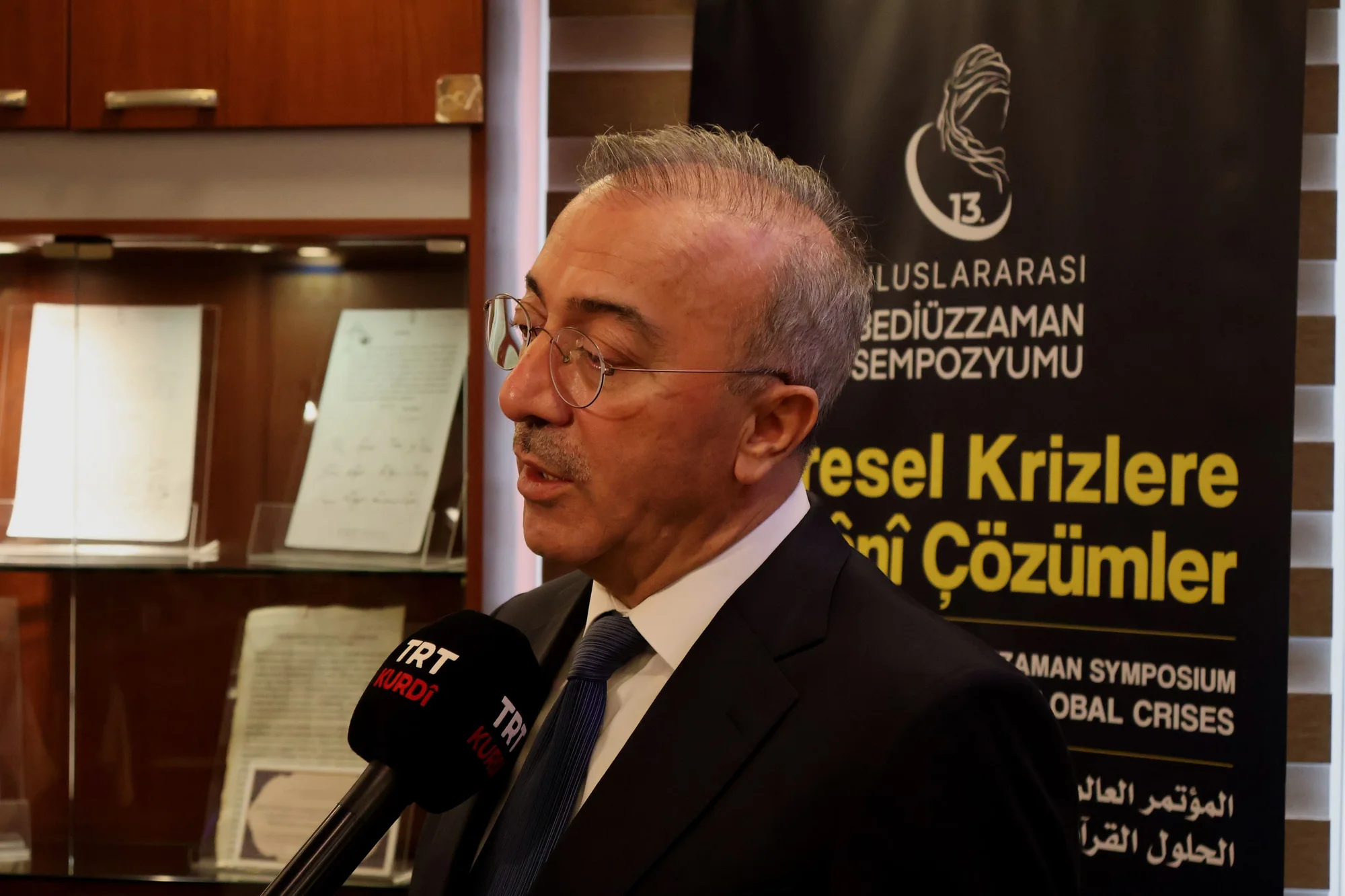 Basın toplantısının ardından röportaj
